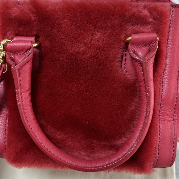 Burberry blue label burgundy shearling and leather 2 way handbag - Picture 5 of 15